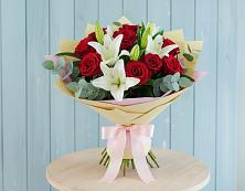 Букет цветов из:  Лилии и Розы в Ульяновке