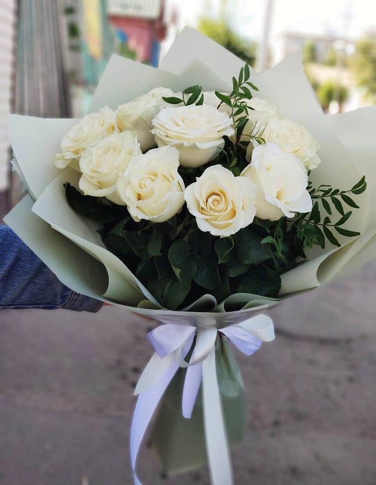 Букет Белые розы Проуд в Ульяновке