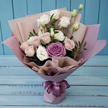 Букет цветов из:  Розы и Лизиантусы в Ульяновке