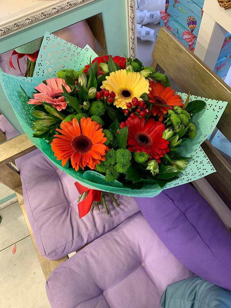 Букет цветов из: Герберы, Хризантемы и Альстромерии в Ульяновке