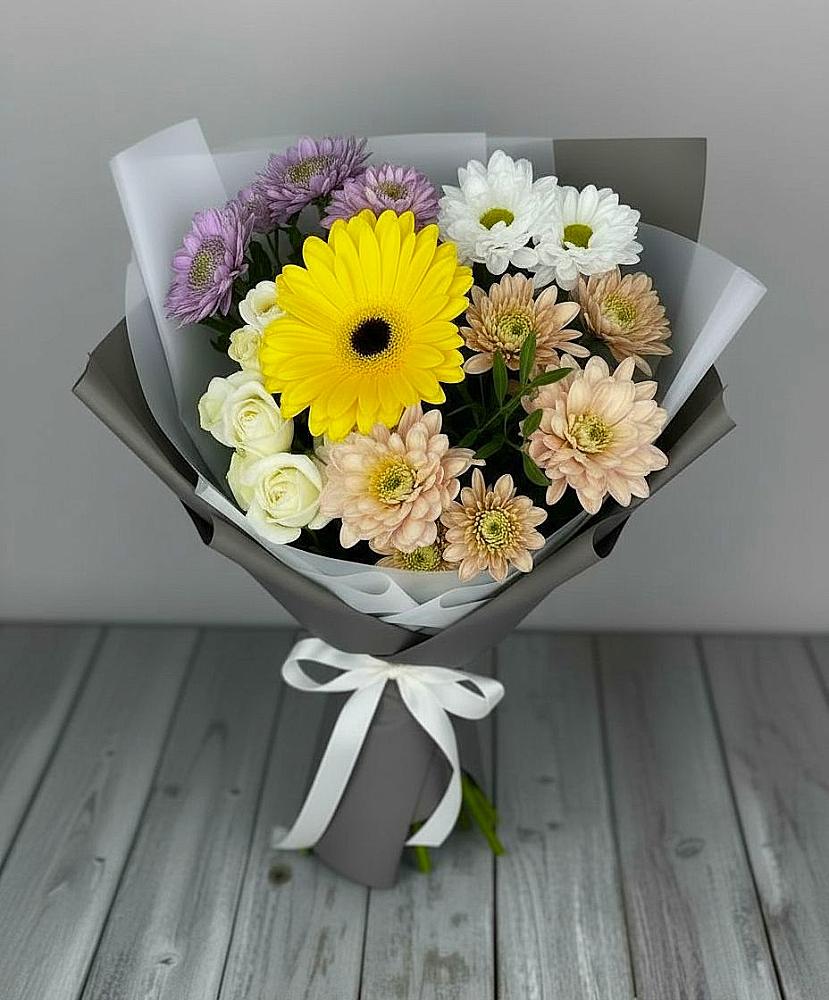 Букет цветов из: Розы, Герберы и Хризантемы в Ульяновке