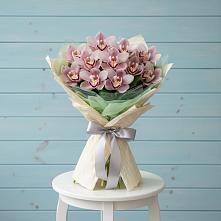 Букет цветов из:  Орхидеи и Розы в Ульяновке