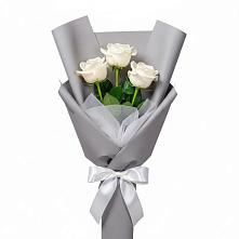 Букет 3 белые розы в Ульяновке