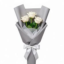 Букет 3 белые розы в Ульяновке