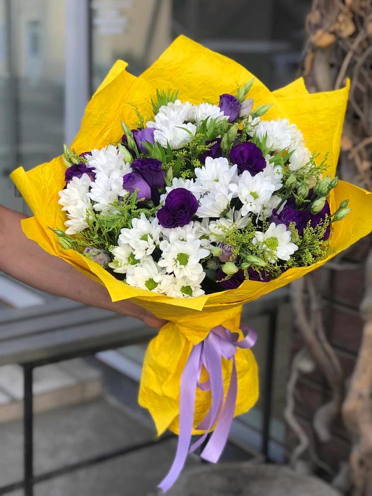 Букет цветов из: Ирисы, Хризантемы и Ромашки в Ульяновке
