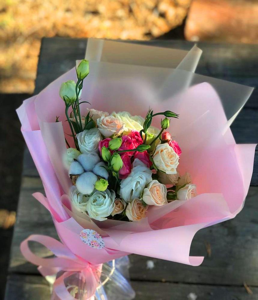 Букет цветов из: Розы и Лизиантусы в Ульяновке