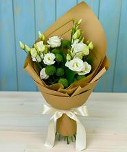 Букет цветов из:  Хризантемы и Лизиантусы в Ульяновке