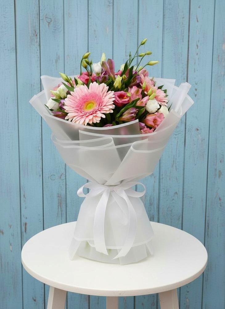 Букет цветов из: Герберы, Альстромерии и Лизиантусы в Ульяновке