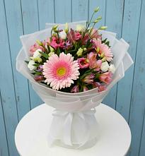 Букет цветов из:  Герберы, Альстромерии и Лизиантусы в Ульяновке
