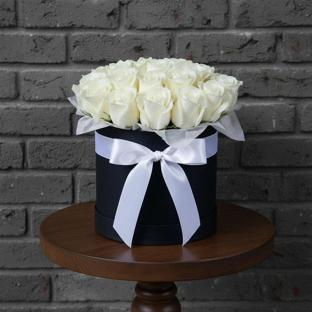 Цветочная композиция из Розы в шляпной коробке в Ульяновке