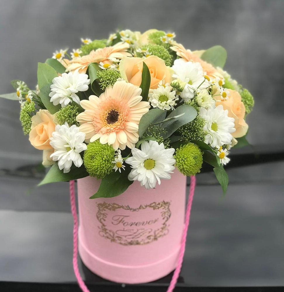 Цветочная композиция из Розы, Герберы и Хризантемы в шляпной коробке в Ульяновке