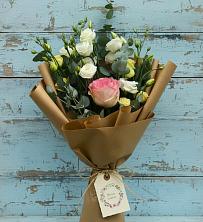 Букет цветов из:  Розы и Лизиантусы в Ульяновке