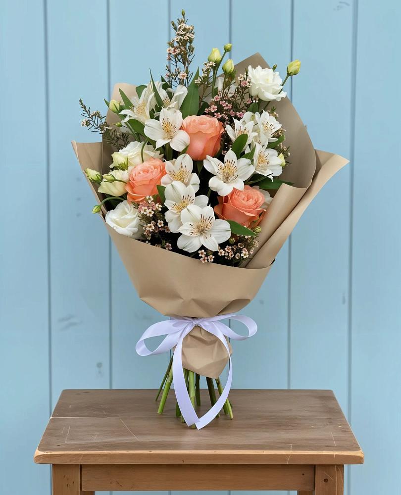 Букет цветов из: Альстромерии, Лизиантусы, Розы и Хризантемы в Ульяновке