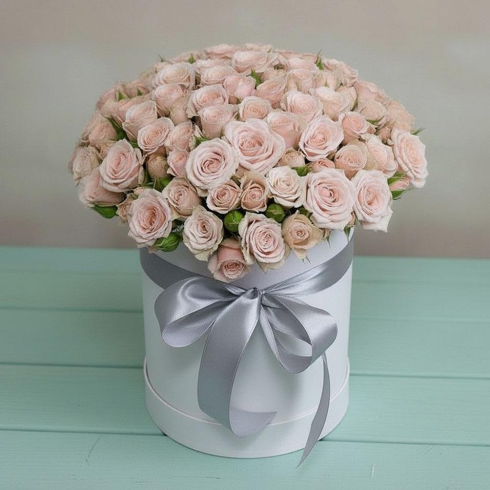 Цветочная композиция из Розы в шляпной коробке в Ульяновке