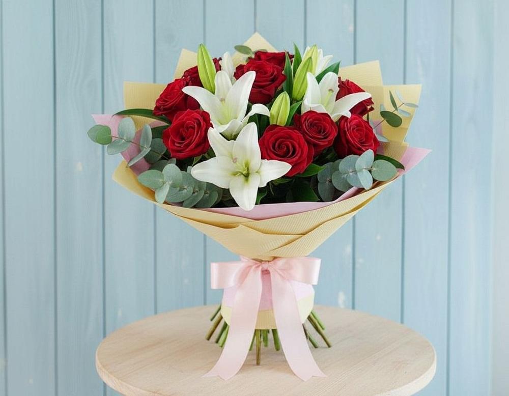 Букет цветов из: Лилии и Розы в Ульяновке